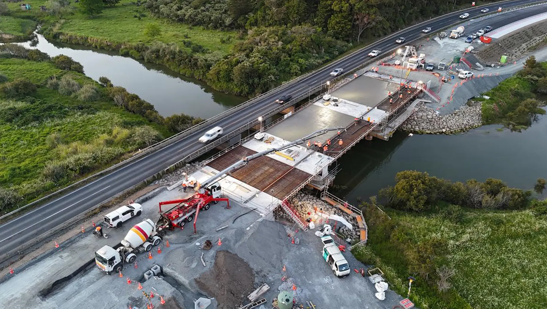 Stellar Projects   Loop Rd South Construction